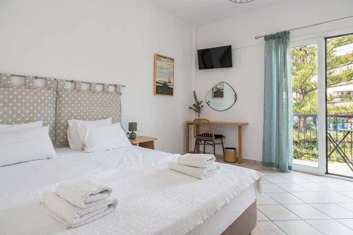 Maison d’hôte pour 2 personnes, avec jardin ainsi que balcon et vue dans Skiathos