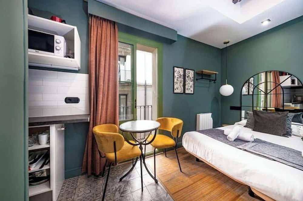 Entire apartment, Cosy studio located in heart of Born in Barcelona Centre, Barcelona