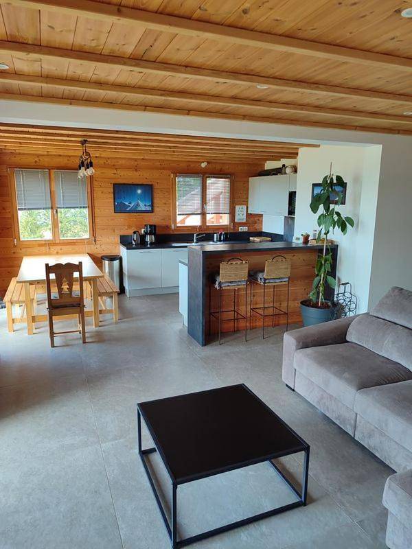 Appartement de vacances pour 5 personnes, avec vue ainsi que jardin et vue sur le lac, animaux acceptés