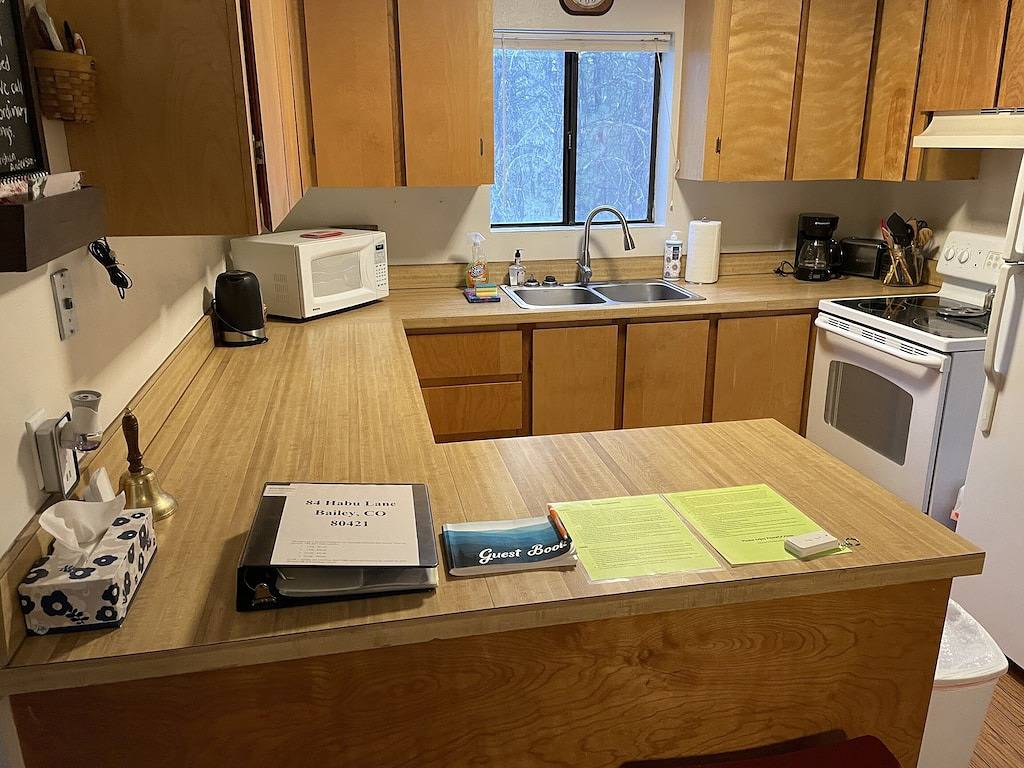 Bewaldeter 5 Morgen kühler ruhiger Berghütte-Rückzug in Park County