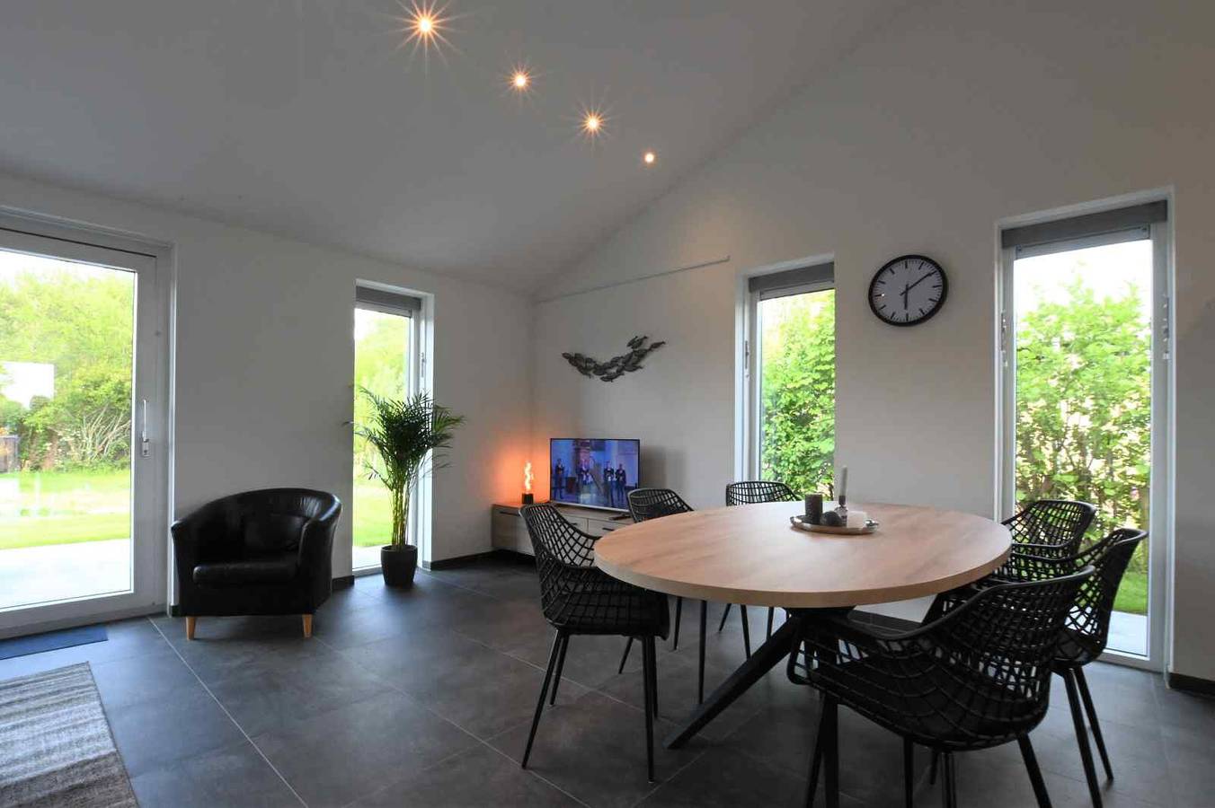 Ferienhaus für 6 Personen mit schönem Garten in der Nähe des Meeres in Julianadorp aan Zee in Julianadorp aan Zee, Julianadorp