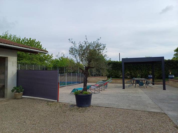 Location de vacances pour 6 personnes, avec piscine et terrasse à Foissiat - 3