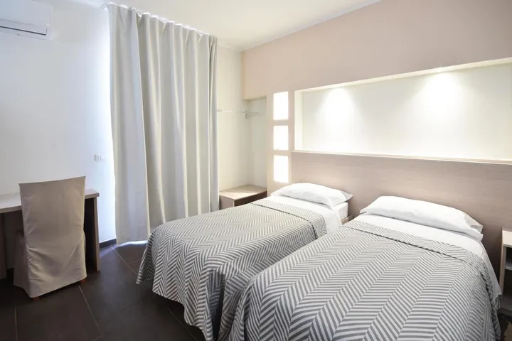 Hotel per 4 persone, con balcone e panorama nonché giardino - 1