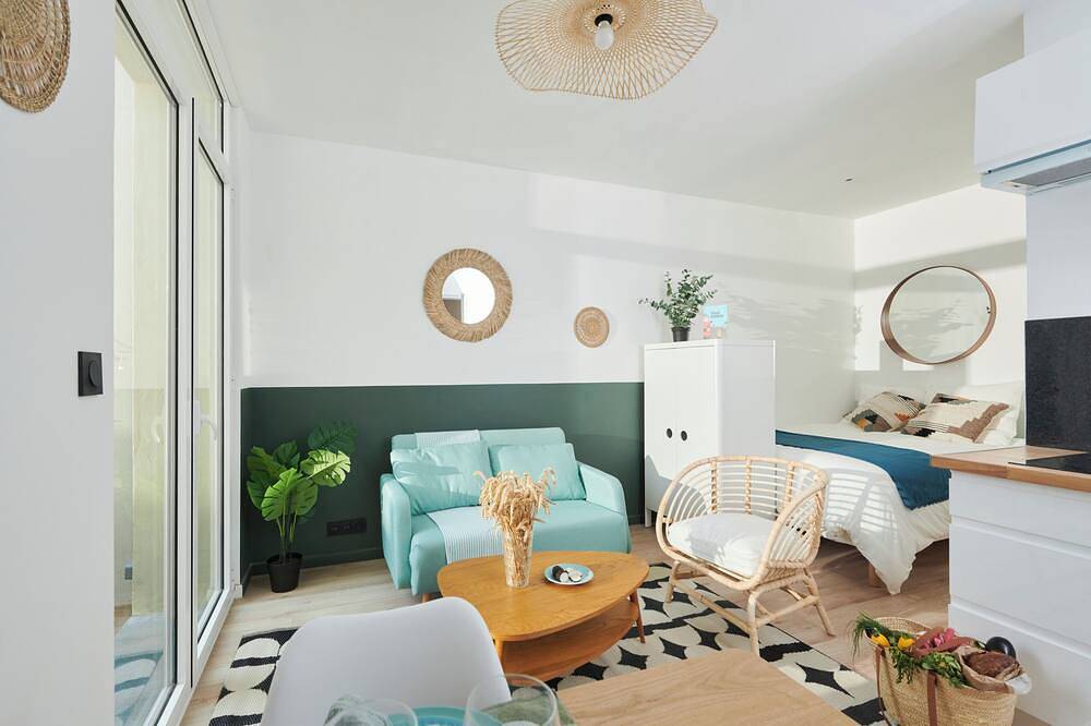 Appartement entier, Studio Univers avec terrasse privée, à 2' de Lille in Ronchin, Région de Lille