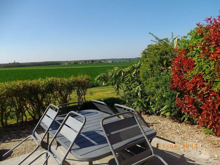 Ruhige Unterkunft bei Orleans, Haustiere erlaubt, Terrasse und Garten in Vennecy, Loire-Tal
