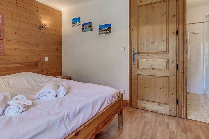 Geräumiges Chalet in Champagny en Vanoise, 10 Pers, WLAN, Parkplatz in Champagny-en-Vanoise, Vanoise-Massiv