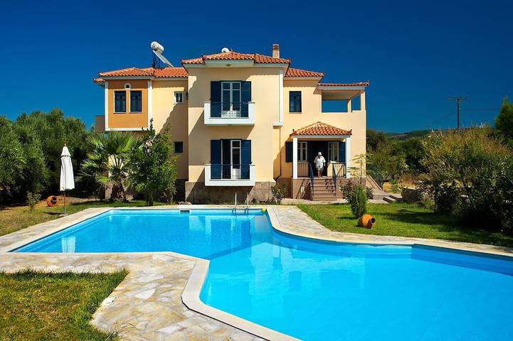 Villa for 12 people, with Balcony and Garden in Lesbos