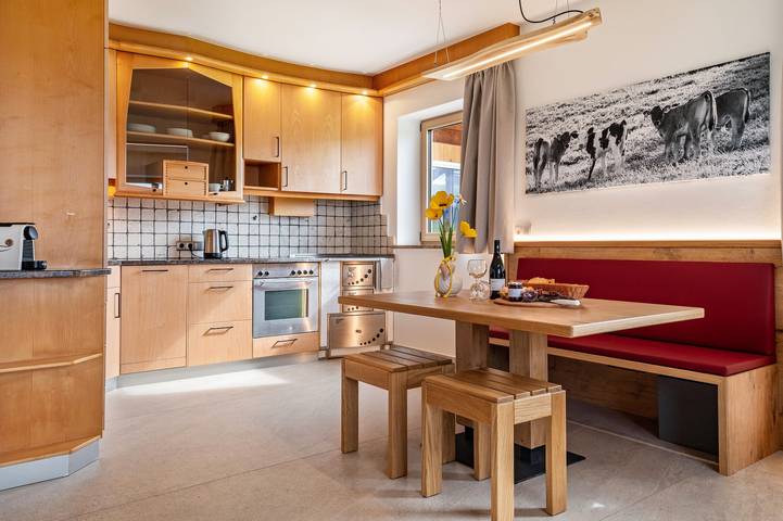 Entire apartment, Holiday Apartment Schlern Bio Schrofhof with Mountain View, Private Terrace and Wi-Fi in Ritten, Sarntal Alps