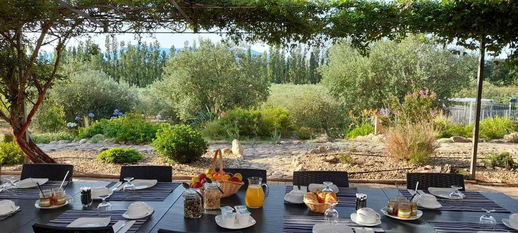 Location de vacances pour 4 personnes, avec piscine ainsi que terrasse et jardin à Trouillas - 3