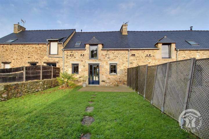 Gîte pour 4 personnes, avec jardin et terrasse, animaux acceptés à Ploubalay - 4