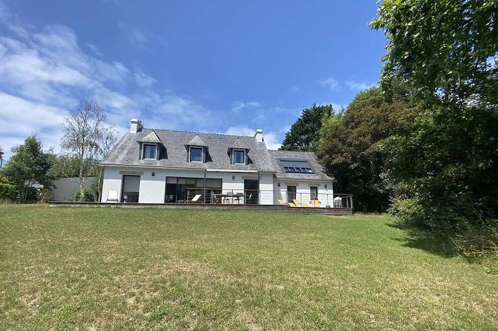 Maison de vacances pour 11 personnes, avec jacuzzi ainsi que jardin et terrasse dans Plage de Morgat