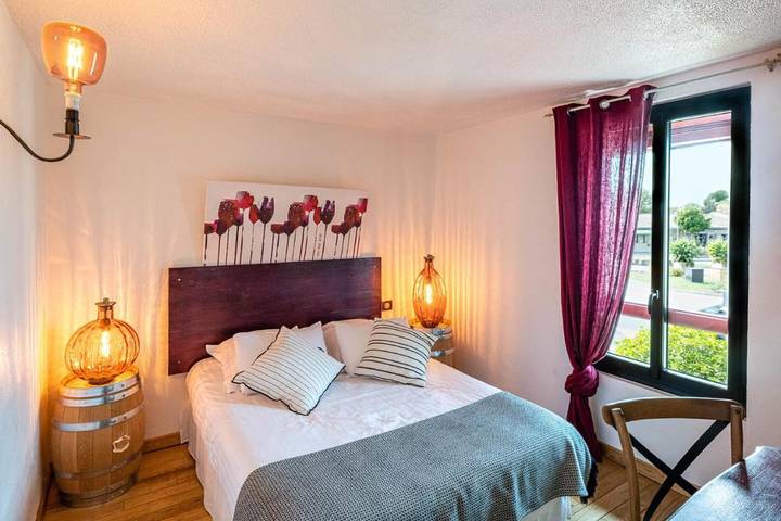 Hôtel pour 2 personnes, avec terrasse et piscine, animaux acceptés à Le Barp - 2