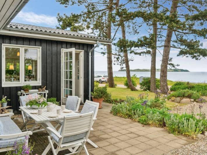 Ferieudlejning for 7 personer, med Terrasse i Havnsø