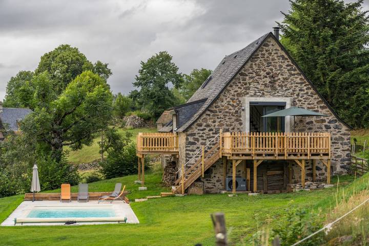 Gîte pour 6 personnes, avec piscine ainsi que jardin et balcon - 1