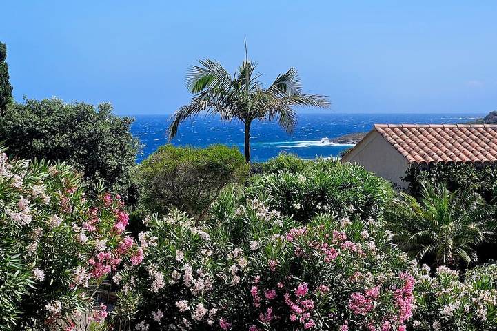 Villa pour 6 personnes, avec terrasse et jardin à Lumio