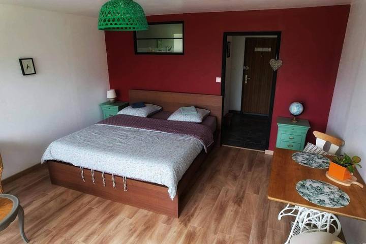 Appartement de vacances pour 2 personnes, avec jacuzzi ainsi que terrasse et jardin