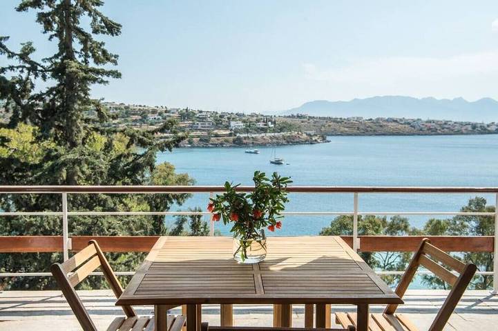 Villa for 8 people, with balcony and garden in Aegina