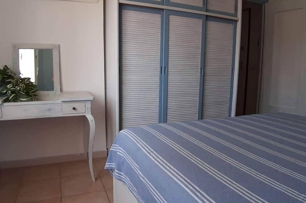 Apartamento entero, Apartment \"La Veranda\": the beaches of San Lorenzo al Mare just a few steps away in San Lorenzo al Mare, Riviera di Ponente