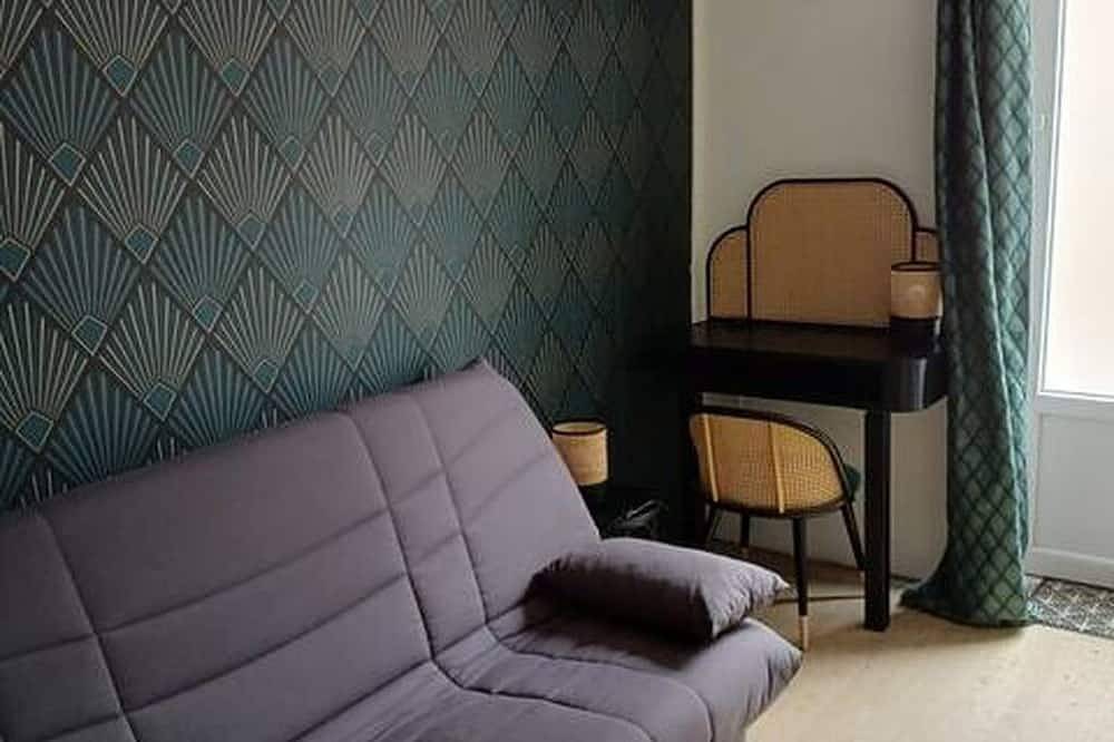 Modern studio with private garden - Cure thermale Saint-Honoré-les-Bains in Saint-Honoré-les-Bains, Morvan Regional Nature Park