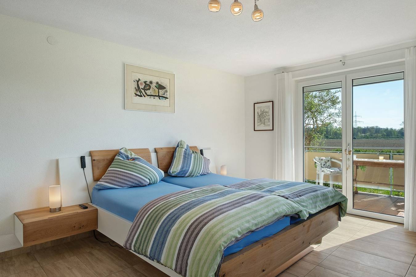 Entire apartment, Apartment 'Schwarzwaldblick' with Private Terrace, Private Garden and Wi-Fi in Breisach am Rhein, High Black Forest