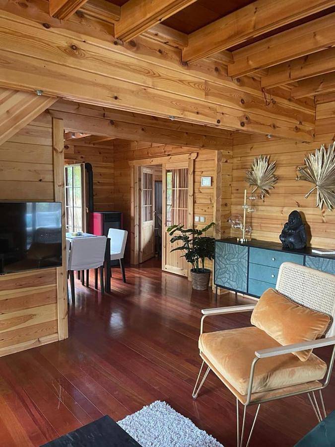 Location de vacances pour 10 personnes, avec Balcon et Terrasse ainsi que Jardin et Piscine à Las Navas del Marqués