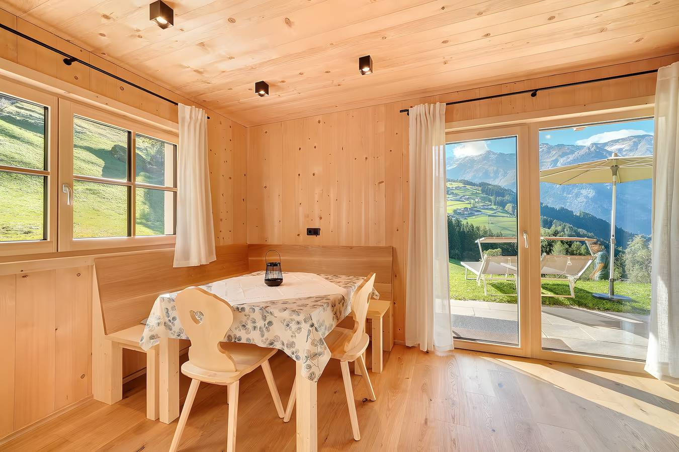 Ganze Wohnung, Apartment 'Jaufenspitz' mit Bergblick, privater Panoramaterrasse und Wlan in St. Martin in Passeier, Texelgruppe
