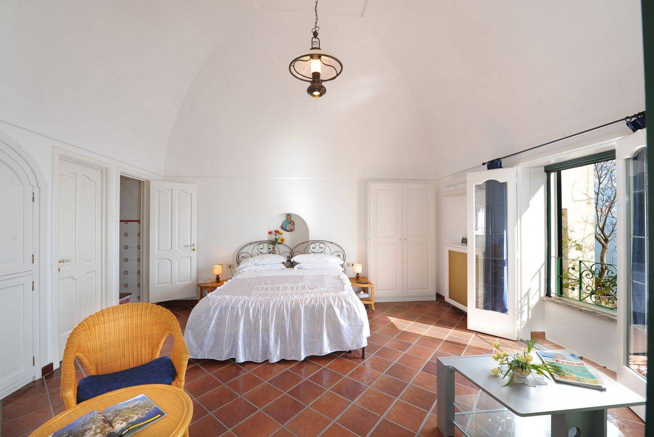 Appartamento intero, White Daisy villetta con giardino privato in Praiano, Costiera amalfitana