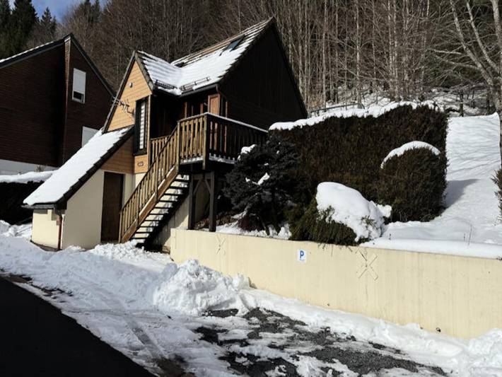 Chalet pour 6 personnes, avec jardin dans Le Lioran