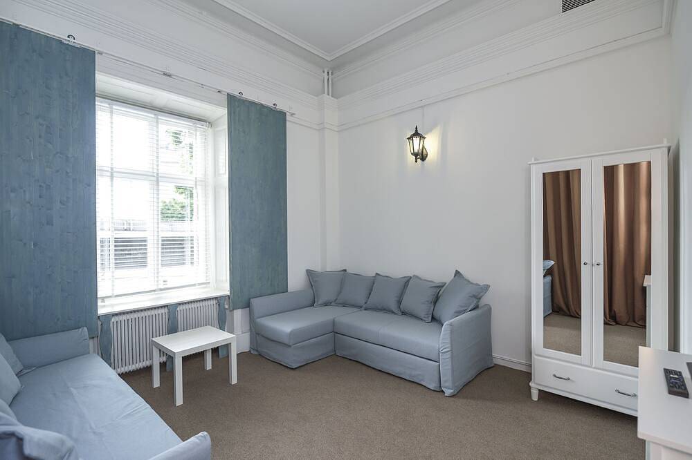 Entire apartment, 3-Bedroom, Central, Own Entrance, Clean Loft-Styled Flat! in Stockholm, Swedish Baltic Sea