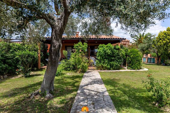 Villa per 7 persone, con giardino a Costa Rei