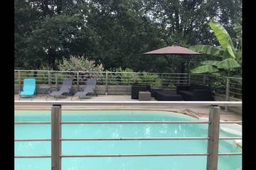 Location de vacances pour 8 personnes, avec jardin à Douzillac