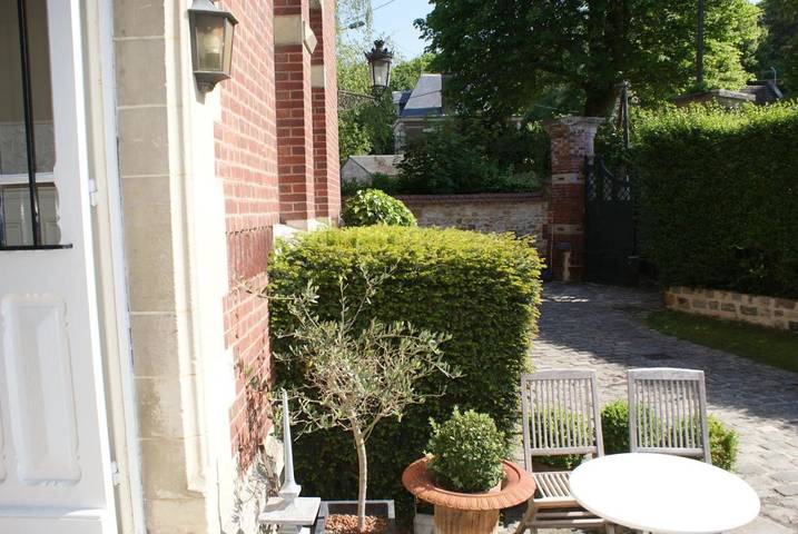 Location de vacances pour 2 personnes, avec terrasse ainsi que jardin et vue à Clermont (Oise) - 3