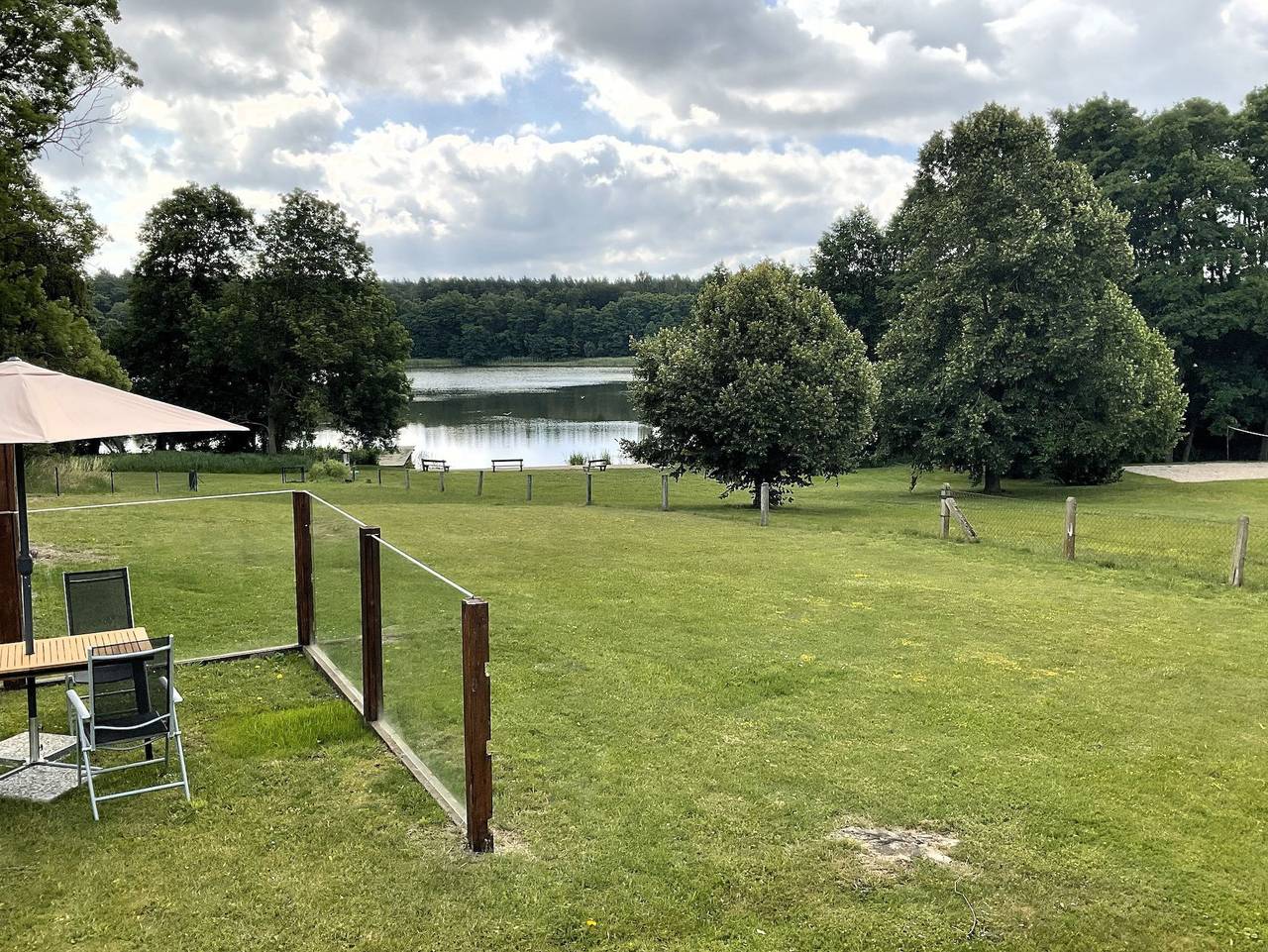 Komfortables Ferienhaus mit direktem Seeblick - Seeblick in Güstrow - Umland, Mecklenburgische Seenplatte