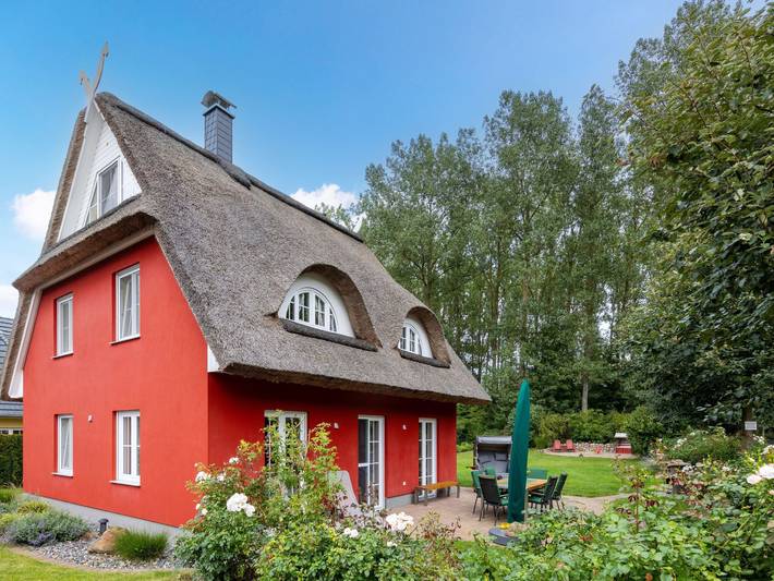 Ferienhaus für 8 Personen, mit Whirlpool und Sauna sowie Garten