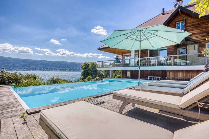 Maison de vacances pour 10 personnes, avec jardin ainsi que vue sur le lac et piscine à Veyrier-du-Lac
