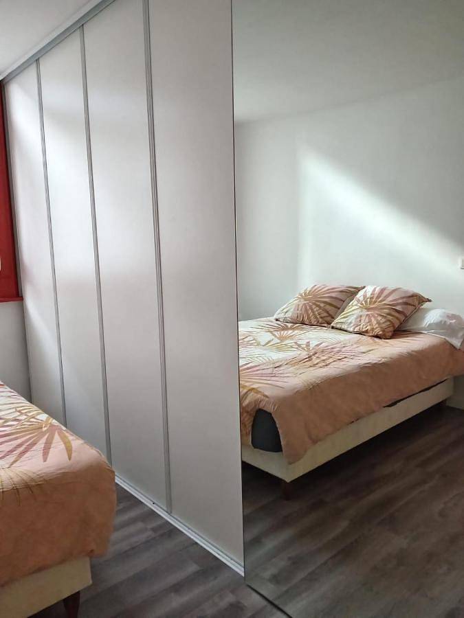 Gîte pour 4 personnes, avec jardin à La Madeleine - 2