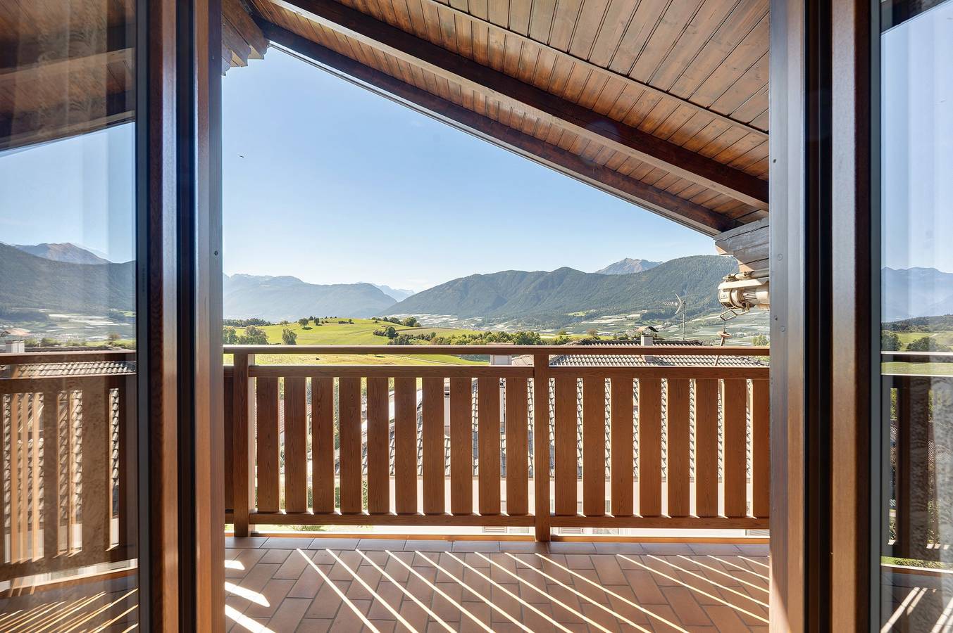 Appartamento intero, Appartamento 'Holzsuite' con Vista Montagna, Balcone e Wi-Fi in Fondo, Borgo d'Anaunia
