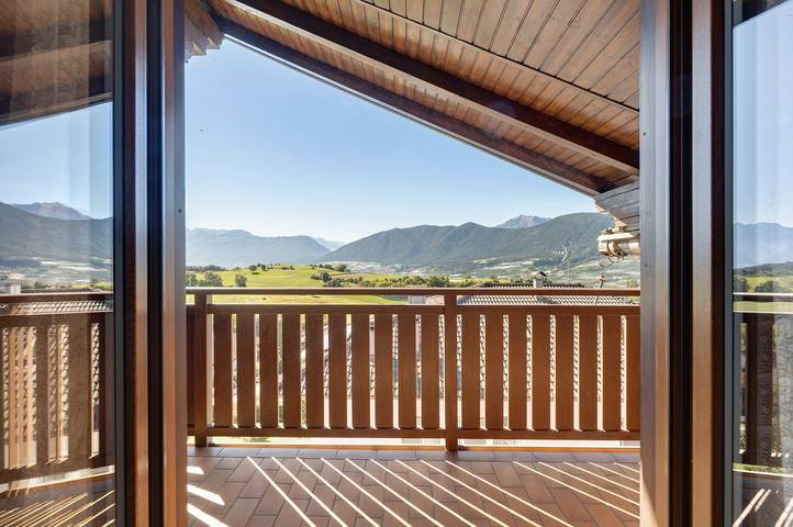 Entire apartment, Apartment 'Holzsuite' with Mountain View, Balcony and Wi-Fi in Fondo, Borgo d'Anaunia