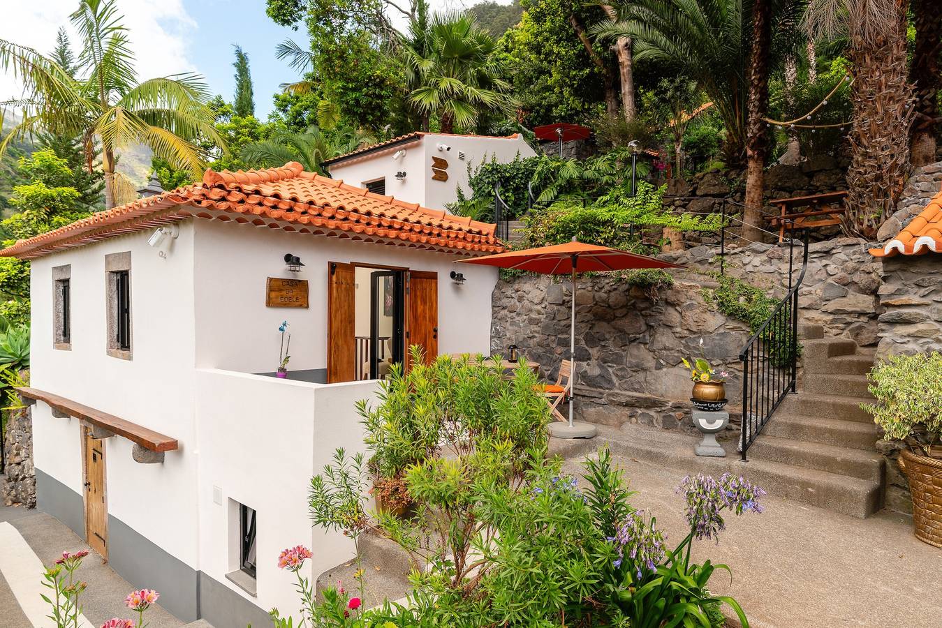 Holiday Home 'Edele's House' with Mountain View, Private Terrace and Wi-Fi in Pináculo, Tabua