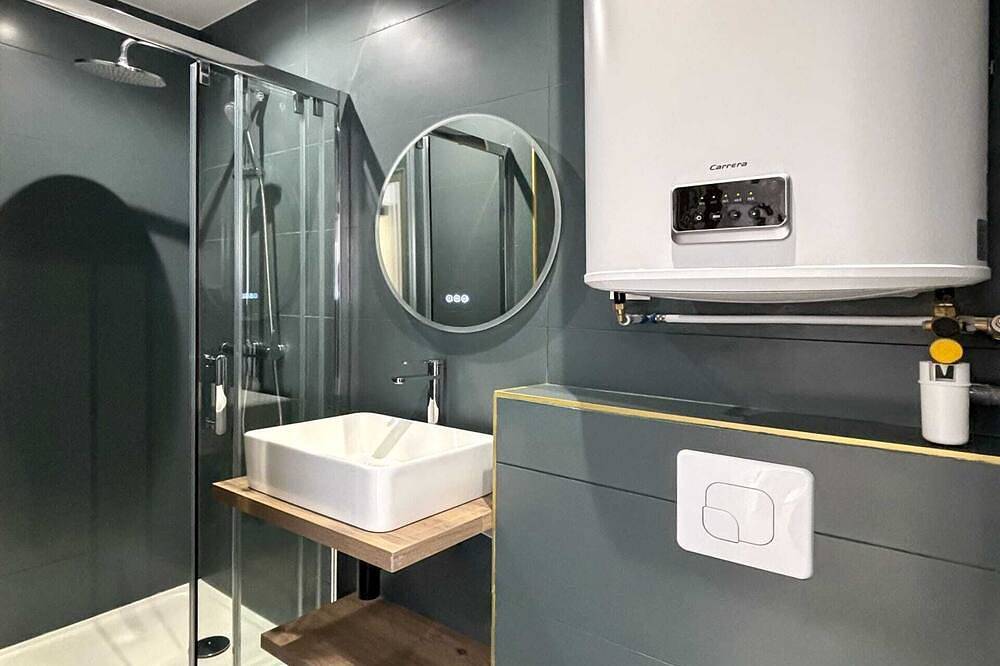 Entire apartment, Hoche A 21 - One Bedroom Apartment, Sleeps 4 in Le Pré-Saint-Gervais, Seine-Saint-Denis