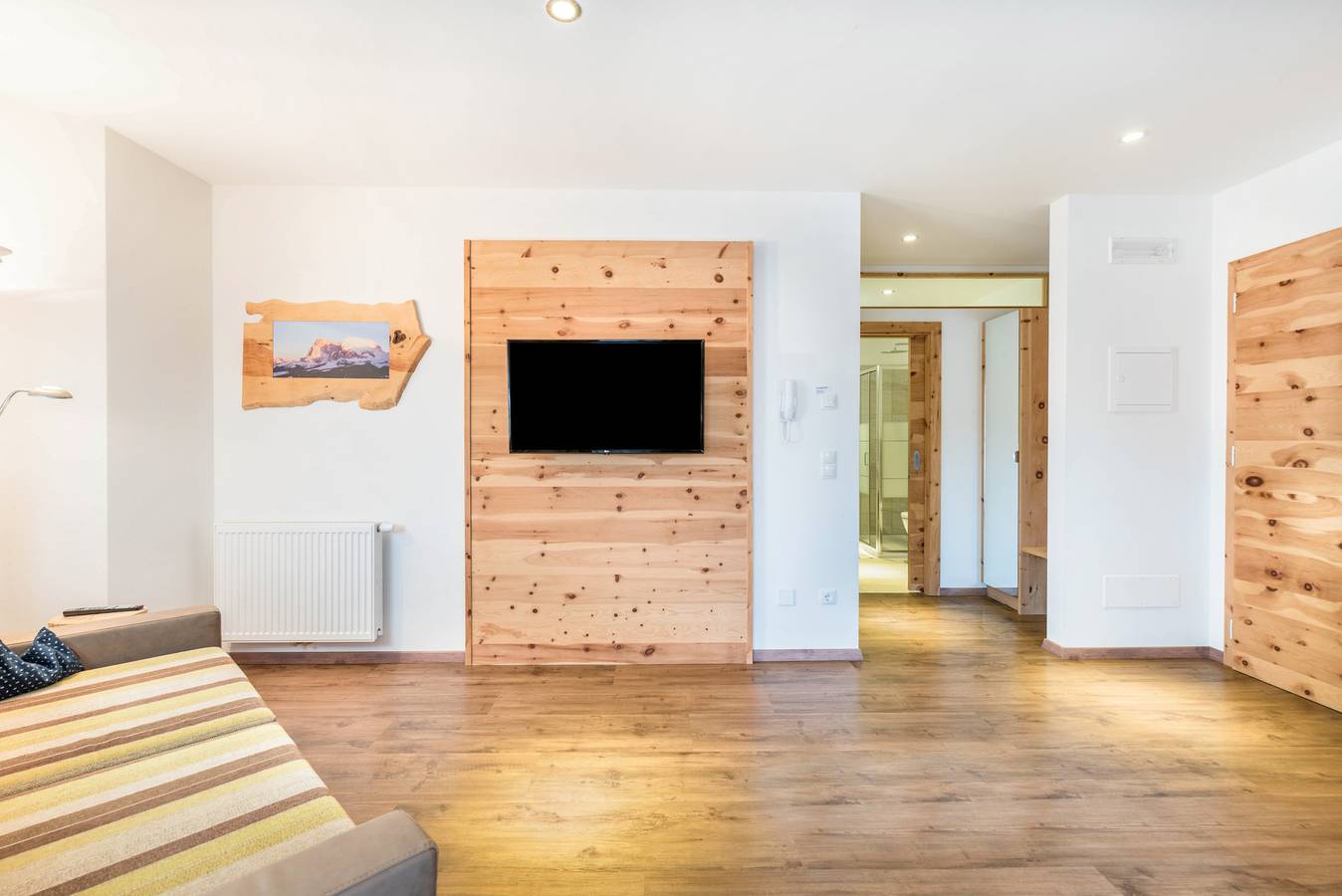 Ganze Wohnung, Superior Ferienwohnung 'Marialisa Apt Rose' mit Bergblick, Whirlpool & Wlan in Gufidaun, Klausen