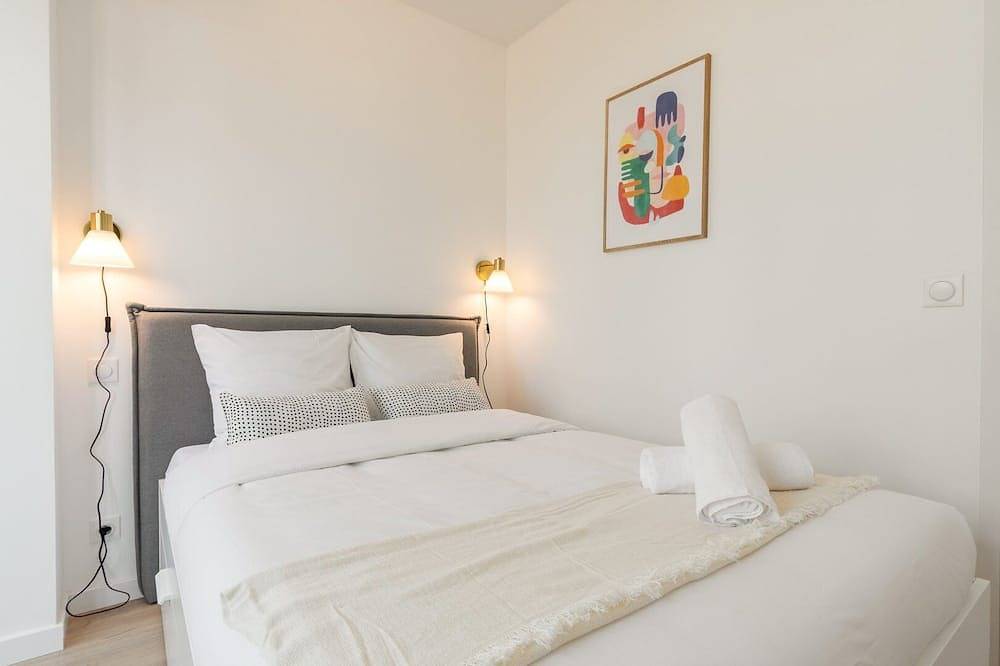 Entire apartment, Charming through-apartment renovated and equipped! in Marcq-en-Barœul, Lille region