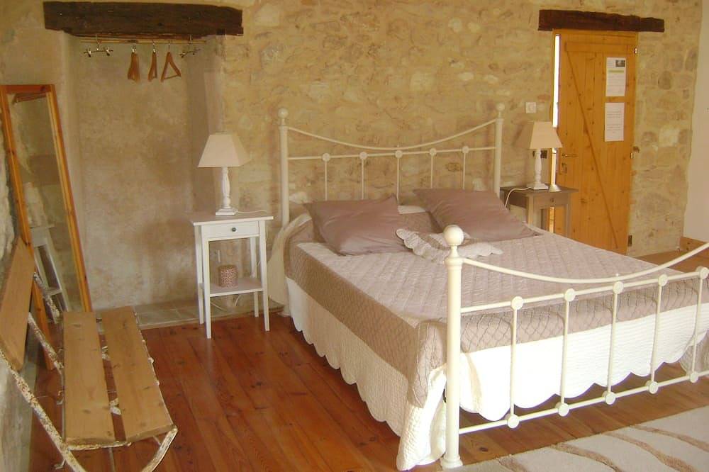 Chambres d'hôtes Tilleul à \"La Boriette\" au calme pour les amoureux de la nature in Castelnau-de-Montmiral, Région d'Albi