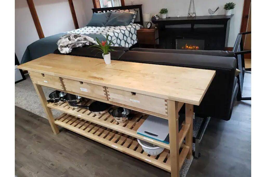 Cozy Guesthouse in Seattle, Sleeps 4+ Adults in West Seattle, Seattle