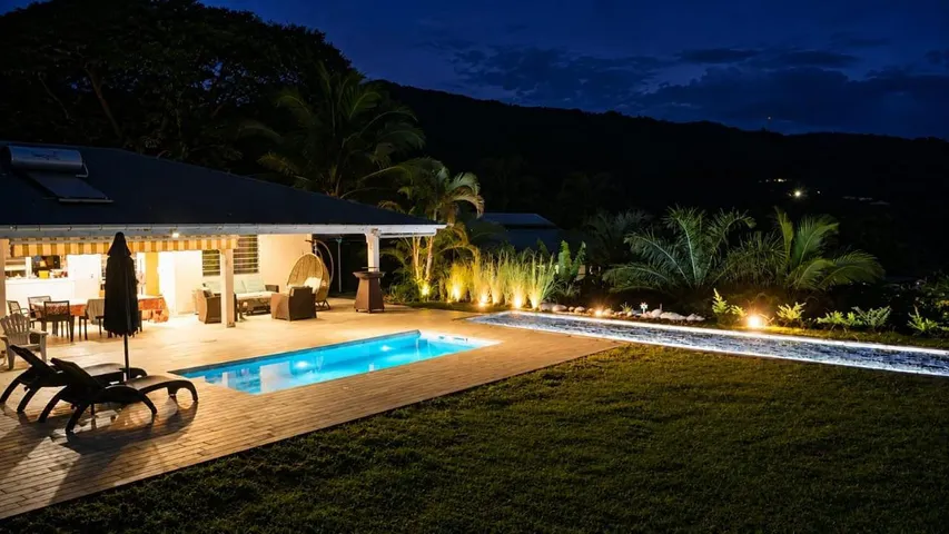 Maison de vacances pour 6 personnes, avec terrasse et jardin ainsi que vue et piscine - 1
