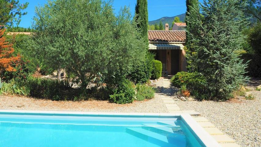 Ferienhaus für 6 Personen, mit Pool und Terrasse in Bédoin