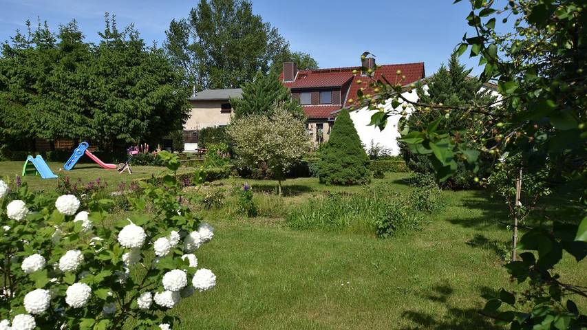 Ferienwohnung für 8 Personen, mit Terrasse und Garten - 1
