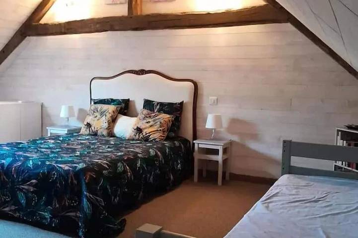 Location de vacances pour 5 personnes, avec terrasse et piscine à Condat-sur-Ganaveix - 2