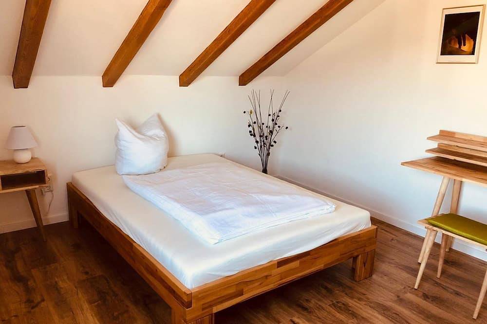 Ganze Wohnung, Doppelzimmer mit Gemeinschaftsbad in Lauchringen, Südschwarzwald