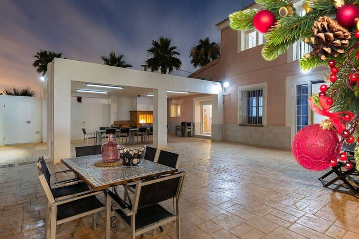 Villa for 16 people, with garden and terrace, with pets - 1